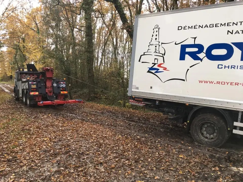 Equipement tout-terrain Valdec Assistance pret pour un rallye